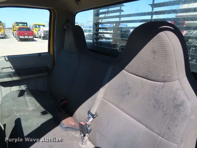 image for item GS9758 2008 Ford F250 Super Duty XL utility bed pickup truck