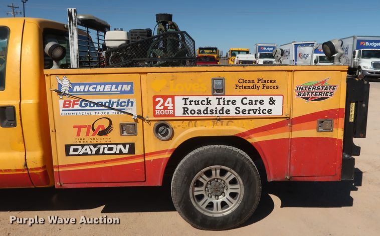 image for item GS9758 2008 Ford F250 Super Duty XL utility bed pickup truck