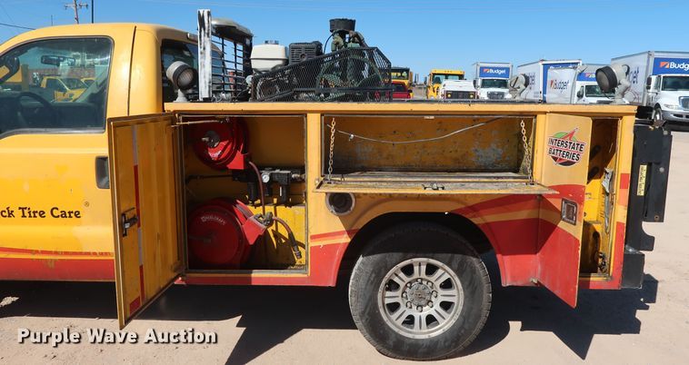 image for item GS9758 2008 Ford F250 Super Duty XL utility bed pickup truck