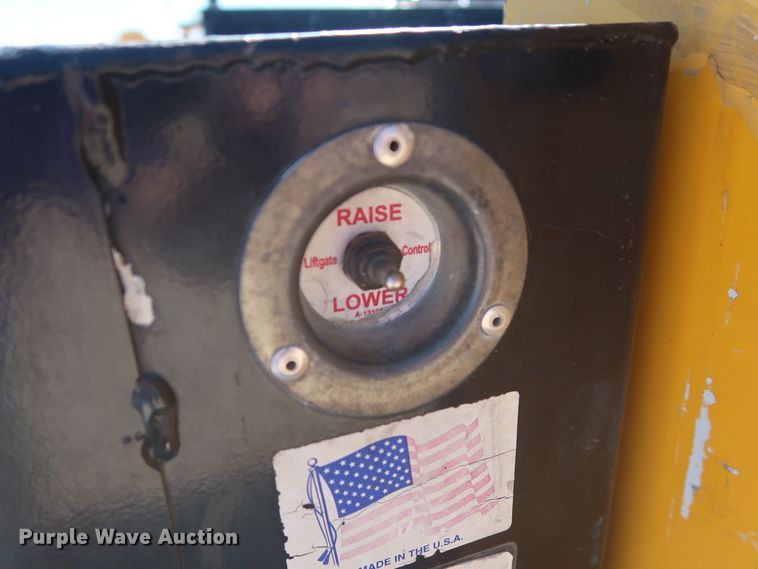 image for item GS9758 2008 Ford F250 Super Duty XL utility bed pickup truck