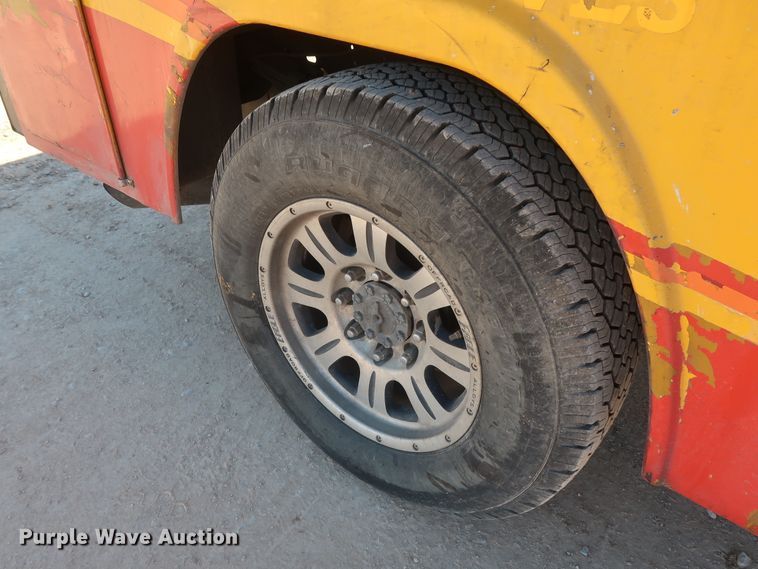 image for item GS9758 2008 Ford F250 Super Duty XL utility bed pickup truck