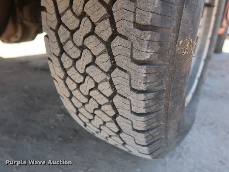 image for item GS9758 2008 Ford F250 Super Duty XL utility bed pickup truck