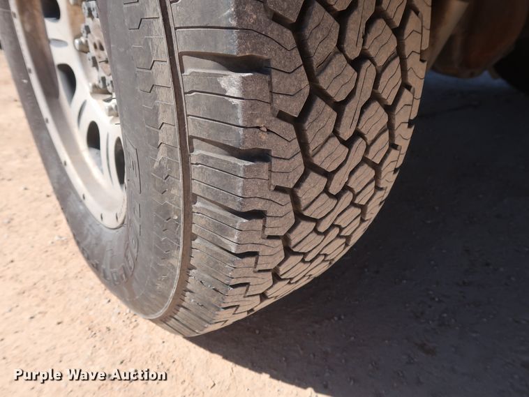 image for item GS9758 2008 Ford F250 Super Duty XL utility bed pickup truck