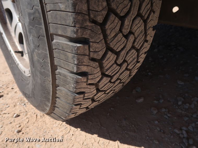 image for item GS9758 2008 Ford F250 Super Duty XL utility bed pickup truck