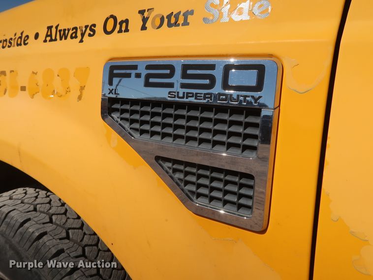 image for item GS9758 2008 Ford F250 Super Duty XL utility bed pickup truck