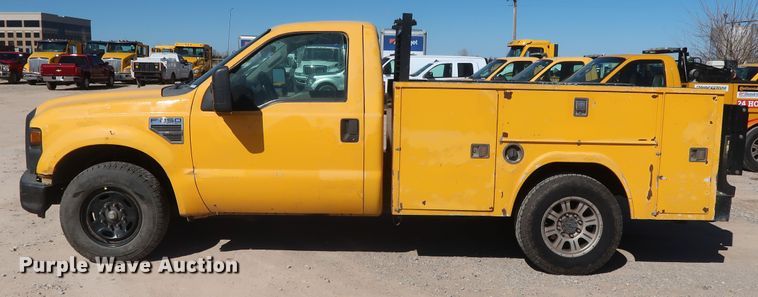 image for item GS9784 2008 Ford F250 Super Duty XL utility bed pickup truck