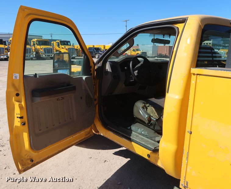 image for item GS9784 2008 Ford F250 Super Duty XL utility bed pickup truck