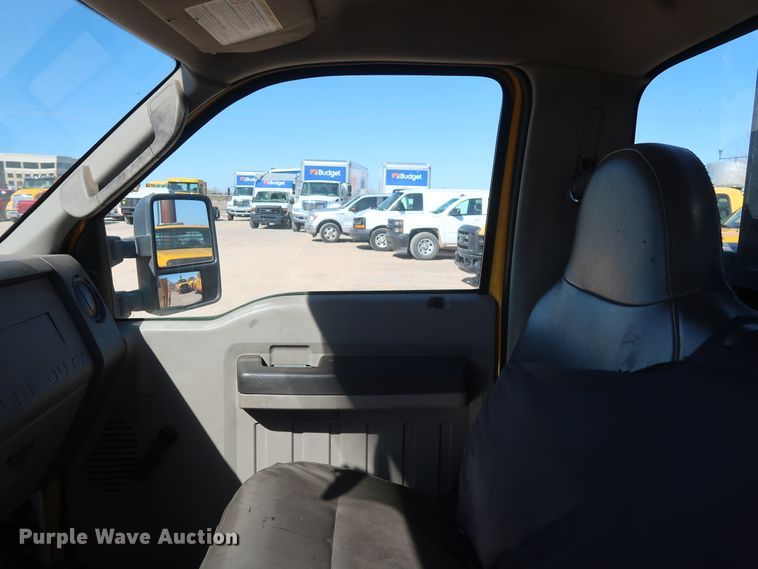 image for item GS9784 2008 Ford F250 Super Duty XL utility bed pickup truck