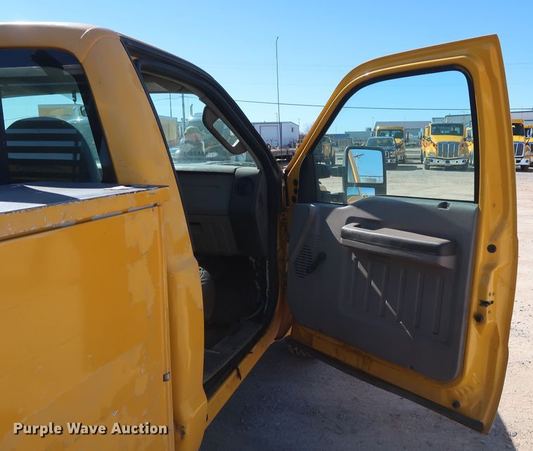 image for item GS9784 2008 Ford F250 Super Duty XL utility bed pickup truck