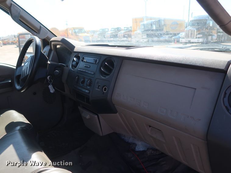 image for item GS9784 2008 Ford F250 Super Duty XL utility bed pickup truck