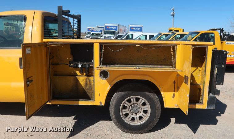 image for item GS9784 2008 Ford F250 Super Duty XL utility bed pickup truck