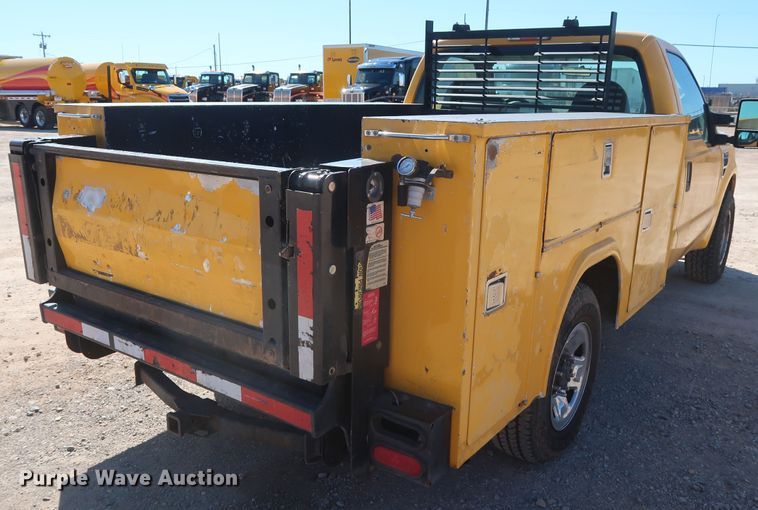 image for item GS9784 2008 Ford F250 Super Duty XL utility bed pickup truck
