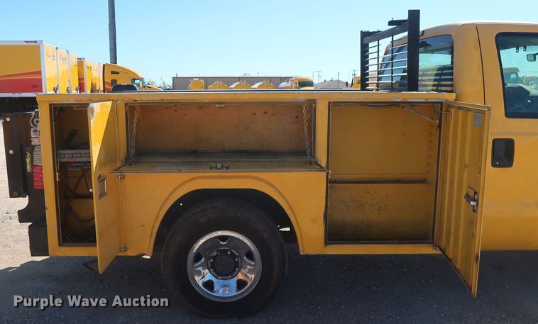 image for item GS9784 2008 Ford F250 Super Duty XL utility bed pickup truck