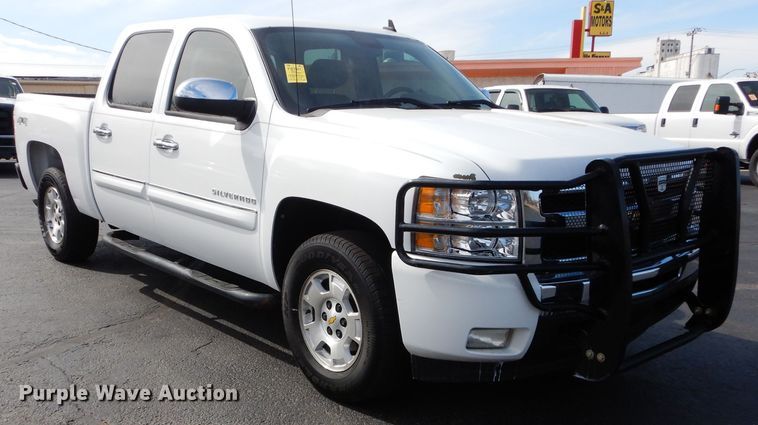 image for item GT9720 2011 Chevrolet Silverado 1500 Crew Cab pickup truck