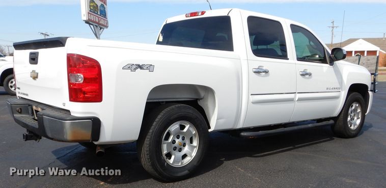 image for item GT9720 2011 Chevrolet Silverado 1500 Crew Cab pickup truck