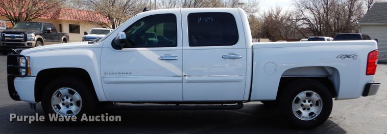 image for item GT9720 2011 Chevrolet Silverado 1500 Crew Cab pickup truck