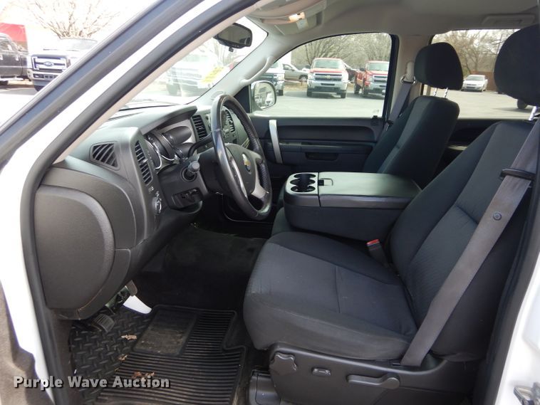 image for item GT9720 2011 Chevrolet Silverado 1500 Crew Cab pickup truck