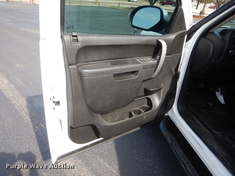 image for item GT9720 2011 Chevrolet Silverado 1500 Crew Cab pickup truck