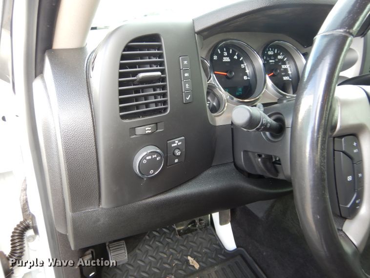 image for item GT9720 2011 Chevrolet Silverado 1500 Crew Cab pickup truck