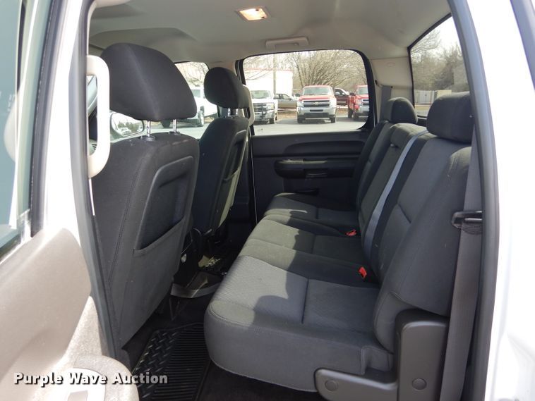 image for item GT9720 2011 Chevrolet Silverado 1500 Crew Cab pickup truck