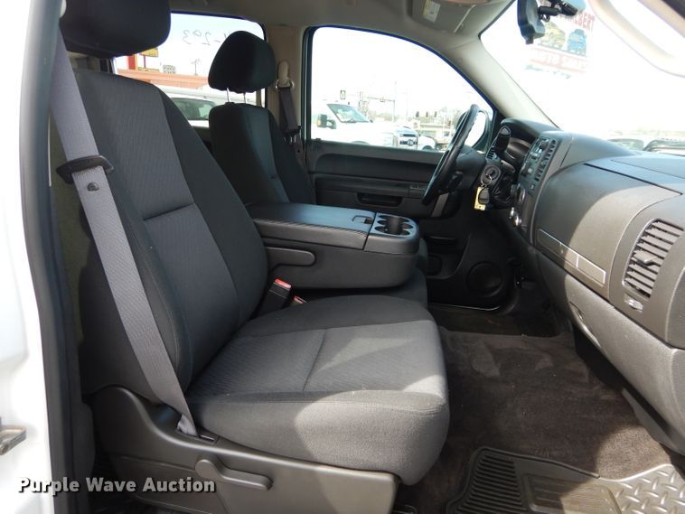 image for item GT9720 2011 Chevrolet Silverado 1500 Crew Cab pickup truck