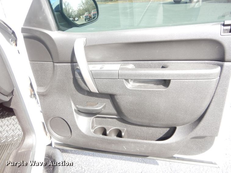 image for item GT9720 2011 Chevrolet Silverado 1500 Crew Cab pickup truck