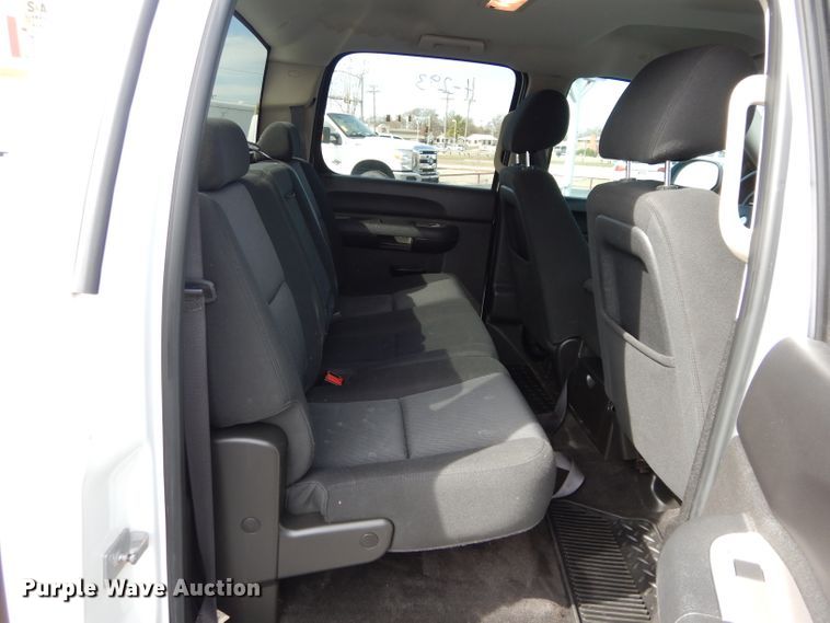 image for item GT9720 2011 Chevrolet Silverado 1500 Crew Cab pickup truck