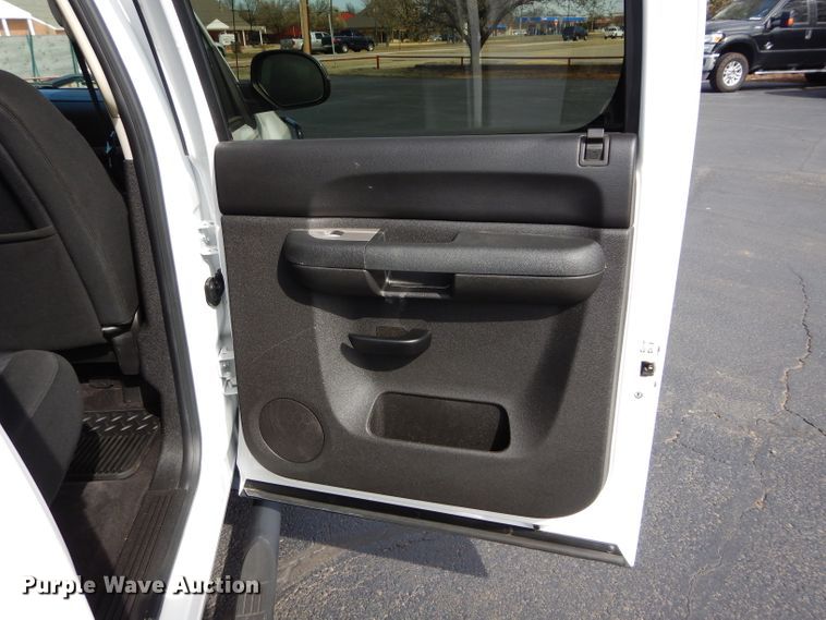 image for item GT9720 2011 Chevrolet Silverado 1500 Crew Cab pickup truck