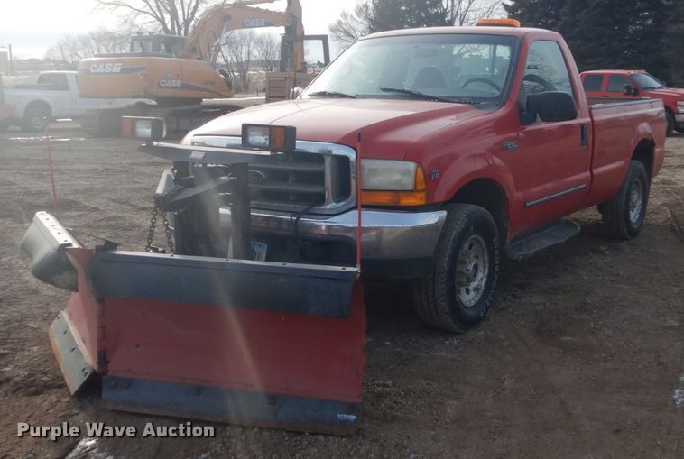 image for item GW9483 2000 Ford F250 Super Duty pickup truck