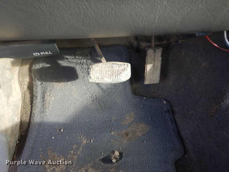 image for item GW9483 2000 Ford F250 Super Duty pickup truck