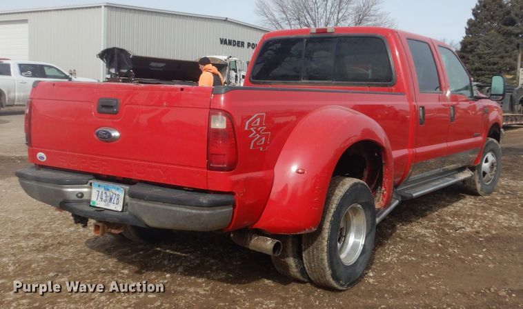 image for item GW9492 2001 Ford F350 Super Duty Crew Cab pickup truck