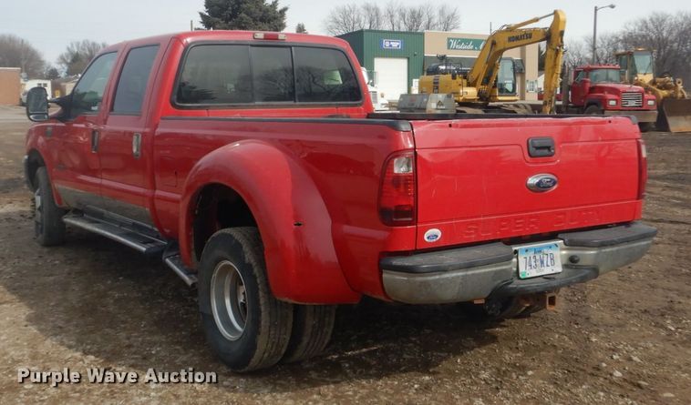 image for item GW9492 2001 Ford F350 Super Duty Crew Cab pickup truck