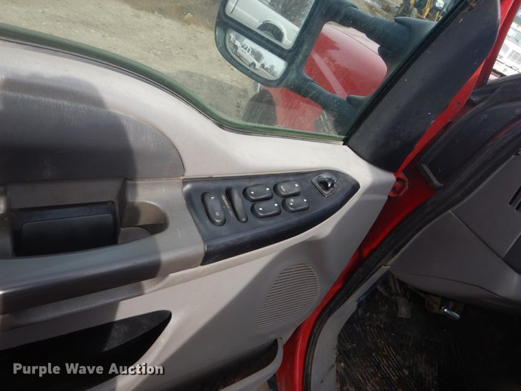 image for item GW9492 2001 Ford F350 Super Duty Crew Cab pickup truck