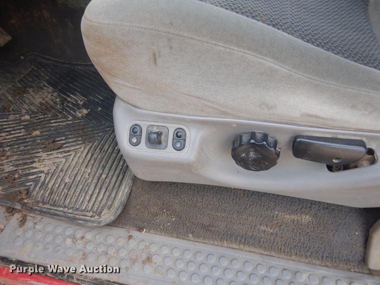 image for item GW9492 2001 Ford F350 Super Duty Crew Cab pickup truck