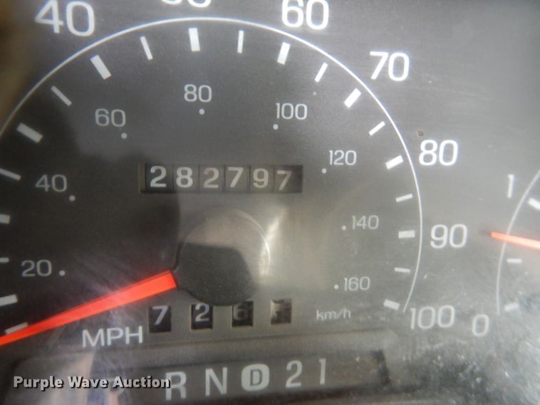 image for item GW9492 2001 Ford F350 Super Duty Crew Cab pickup truck