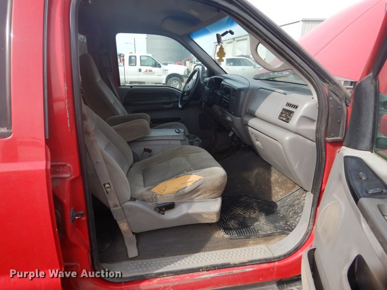 image for item GW9492 2001 Ford F350 Super Duty Crew Cab pickup truck