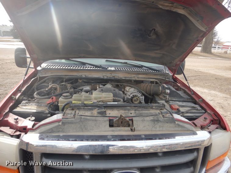 image for item GW9492 2001 Ford F350 Super Duty Crew Cab pickup truck