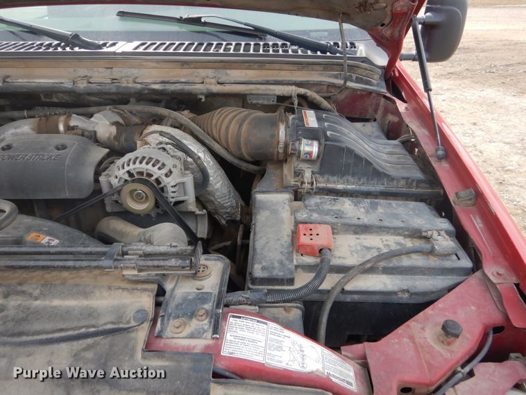 image for item GW9492 2001 Ford F350 Super Duty Crew Cab pickup truck