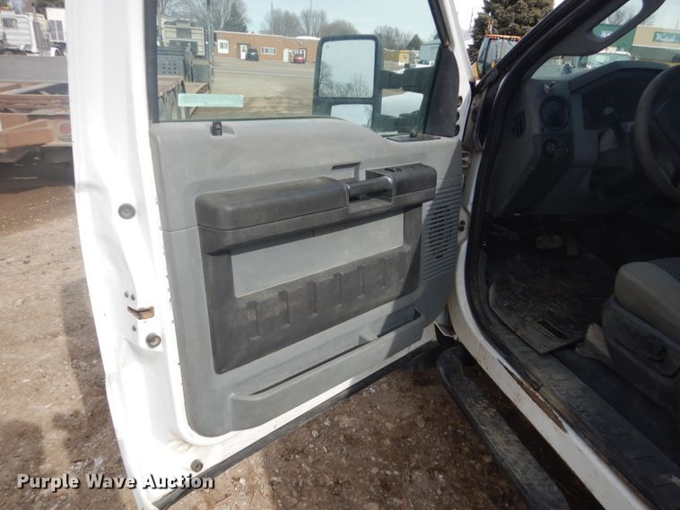 image for item GW9493 2011 Ford F250 Super Duty Crew Cab pickup truck