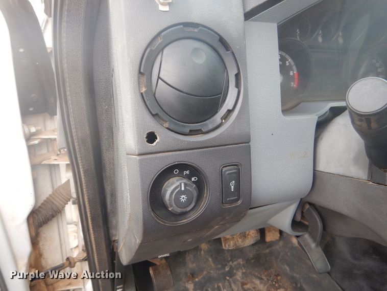 image for item GW9493 2011 Ford F250 Super Duty Crew Cab pickup truck