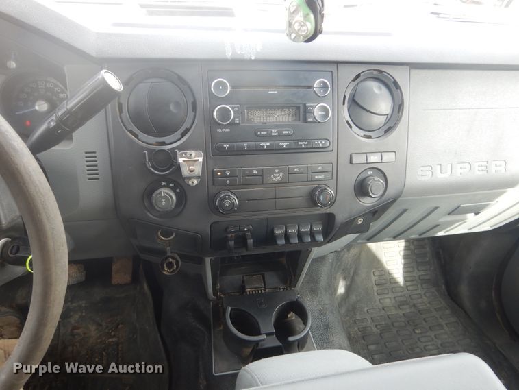 image for item GW9493 2011 Ford F250 Super Duty Crew Cab pickup truck