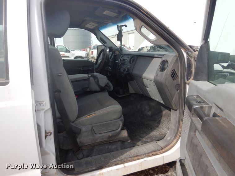 image for item GW9493 2011 Ford F250 Super Duty Crew Cab pickup truck