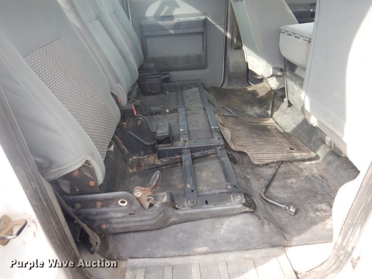 image for item GW9493 2011 Ford F250 Super Duty Crew Cab pickup truck