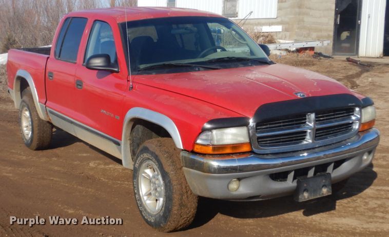 image for item GW9502 2001 Dodge Dakota Quad Cab pickup truck
