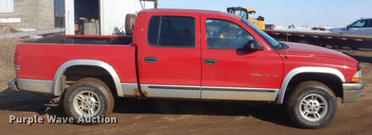 image for item GW9502 2001 Dodge Dakota Quad Cab pickup truck