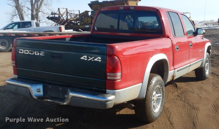 image for item GW9502 2001 Dodge Dakota Quad Cab pickup truck