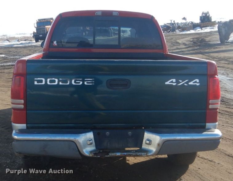 image for item GW9502 2001 Dodge Dakota Quad Cab pickup truck