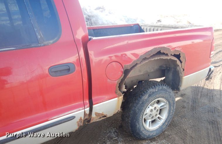 image for item GW9502 2001 Dodge Dakota Quad Cab pickup truck