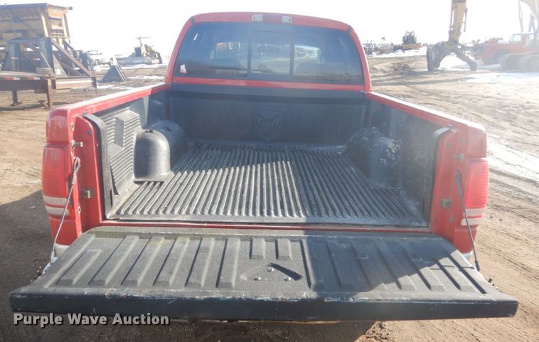 image for item GW9502 2001 Dodge Dakota Quad Cab pickup truck
