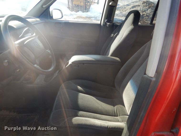 image for item GW9502 2001 Dodge Dakota Quad Cab pickup truck